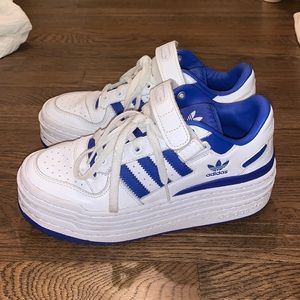 Adidas triple platforum low